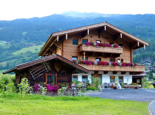 Wald im Pinzgau Appartement | Ferienwohnung Lerchenhof