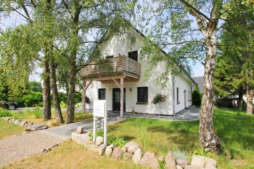 Putbus Appartement | Ferienwohnung Liesi FeWo OG - Balkon, ruhige Lage