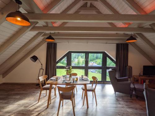 Pobershau Appartement | Ferienwohnung Mühl - Familienfreundlich, 2 Schlafzimmer, großes Grundstück, Erzgebirge