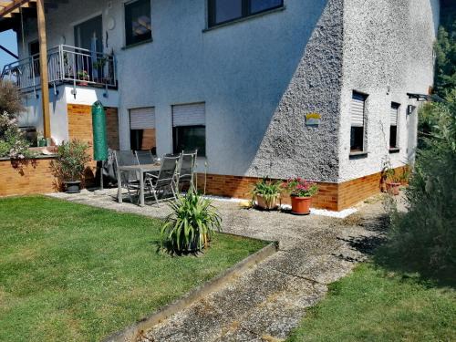 Wierschem Appartement | Ferienwohnung Maifeld