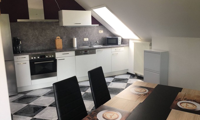 Gambach Appartement | Appartement avec balcon à la lisière de la forêt