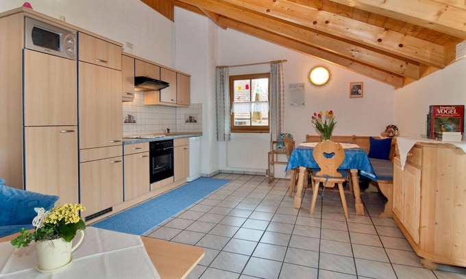 Zwieselberg Appartement | Ferienwohnung mit Balkon und Reitplatz