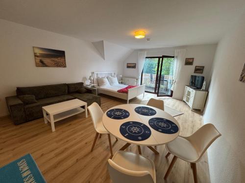 Gustow Appartement | Ferienwohnung mit Balkon FeWo 11 Gustow
