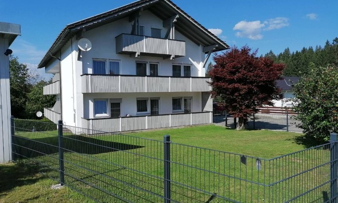 Lehen Appartement | Appartement avec barbecue dans le jardin et carte d'hôte du système GUTI