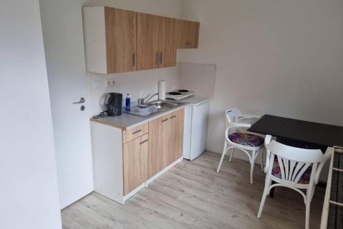 Ahnatal-Weimar Appartement | Ferienwohnung/Monteurwohnung Alte Garage