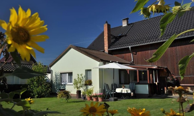Burg Appartement | Ferienwohnung Nachtigall