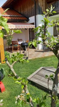 Umrathshausen Appartement | Ferienwohnung Schelzke