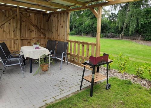 Friesoythe Appartement | Ferienwohnung Schlingshöhe - Oberwohnung mit separater Terrasse
