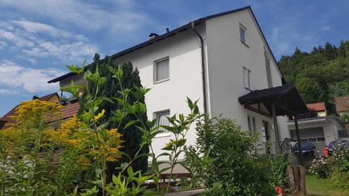 Gasseldorf Appartement | Ferienwohnung Schwarz