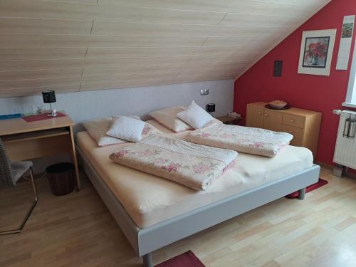 Waldbuttelbrunn Appartement | Ferienwohnung Seegarten