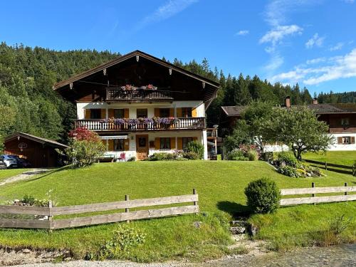 Kreuth Appartement | Ferienwohnung Sennhofer