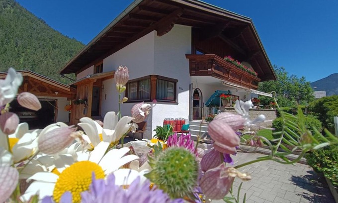 Bach Appartement | Ferienwohnung Sonja