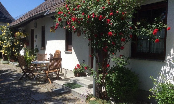 Boxdorf Appartement | Ferienwohnung Sonne-Stadtrand Dresden