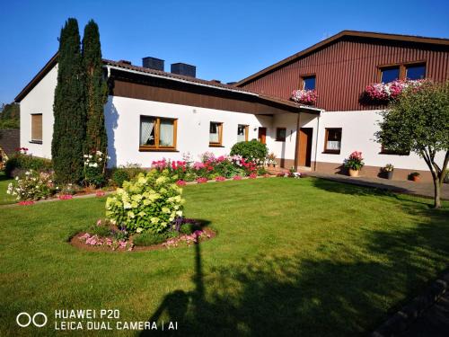 Diemelstadt Appartement | Ferienwohnung Tannenberg