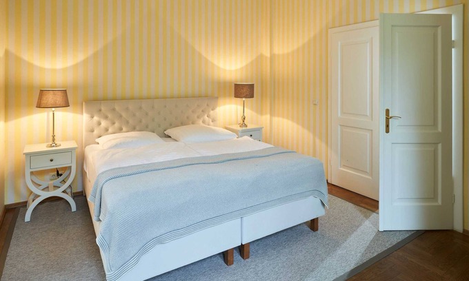 Dalwitz Appartement | Ferienwohnung Turm 1 - Feriengut Dalwitz Gutshaus