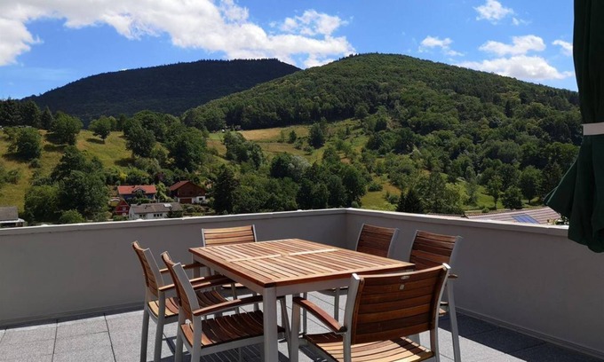 Dernbach Appartement | Ferienwohnung Uhu - Haus am Lindenbaum