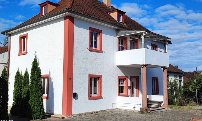 Veitshoechheim Appartement | Ferienwohnung und Monteurwohnung bis zu 10 Personen Großer Parkplatz /wlan/grill