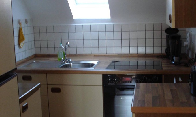 Maikammer Appartement | Holiday apartment Weingut Alfred Schwaab - Apartment, bath, toilet, 1 bedroom