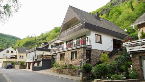 Moselkern Appartement | Ferienwohnung Weirich