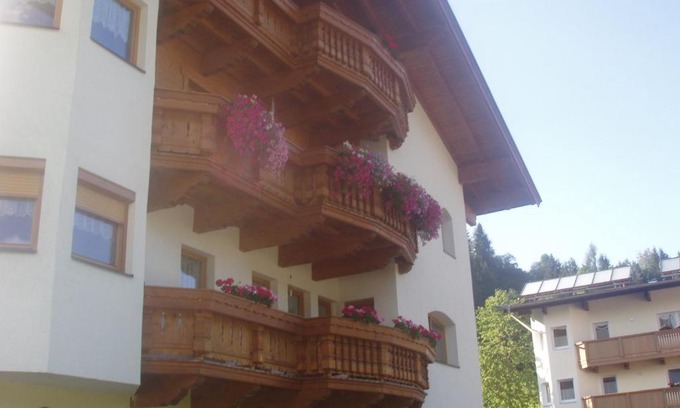 Auffach Appartement | Ferienwohnung Wohlfartstätter