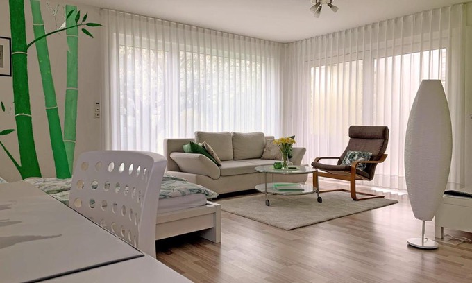 Rheindahlen-Land Appartement | Ferienwohnung Zimmergrün am Nordpark
