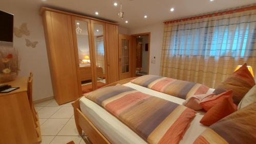 Grosskarlbach Appartement | Ferienwohnung Zum Weinberg