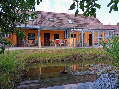 Byhleguhre Appartement | Ferienwohnungen 20er