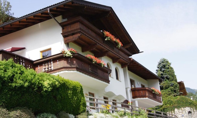 Emberg Appartement | Ferienwohnungen Familie Rieder