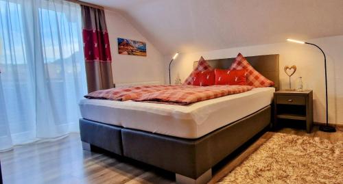 Ried Appartement | Ferienwohnungen Wolf - Wohnung "Falkenstein" mit 3 Zimmer