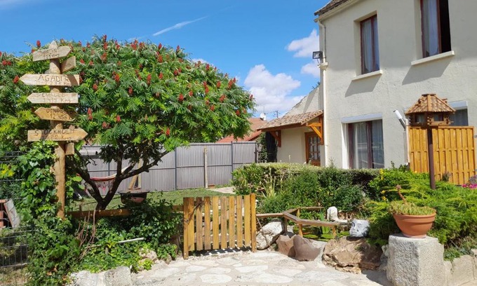 Neauphlette Appartement | Ferme de Beaulieu, appartement avec jardin privatif