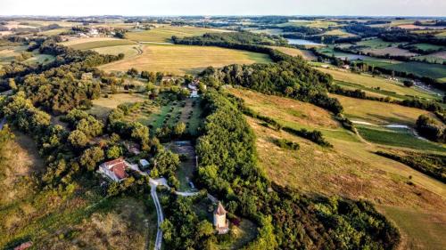 Galapian Maison | Ferme du Moulin de Paillères, vue panoramique, piscine - idéal 4 à 5 personnes
