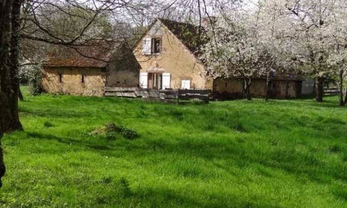 La Bazoge Maison | Ferme rénovée avec verger, 7 km du Mans, cheminée, 4 chambres, draps inclus, calme assuré - FR-1-410-251