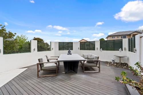 Welcome Bay Maison | Fernwood Escape - Tauranga Holiday Home
