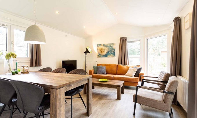Beekbergen-Zuid Chalet De Ski | ✓ Ferox at Recreatiepark Beekbergen ✓ Holiday home for 6 persons ✓ Located in Beekbergen (Gelderland) ✓ Holiday park on the Veluwe ✓ Book directly through the park