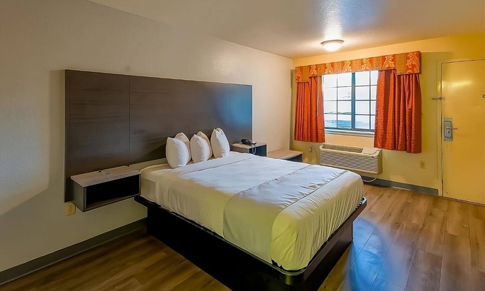 Sweet Home Maison | Few Miles from San Ducerro Winery! Onsite Pool, FREE Breakfast and Parking!