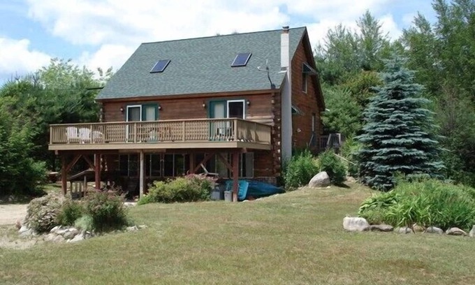 Bryant Pond Chalet De Ski | Ahora aberturas en diciembre / enero / febrero! TINA CALIENTE Y ESTUFA DE MADERA !!