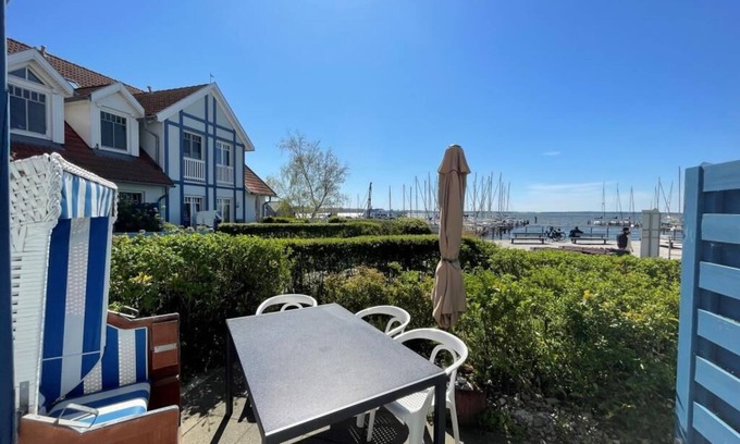 Alt Gaarz Appartement | Fewo 33 "ferienwohnung am Reriker Yachthafen mit Salzhaffblick"