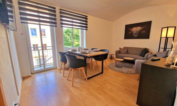 Chemnitz Appartement | FEWO "Anne" Großzügige Wohnung im Zentrum von Chemnitz
