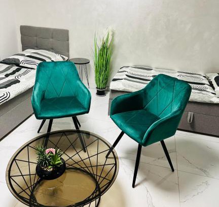 Langen Appartement | FeWo BEE61 * Langen EXKLUSIV für 4 Personen *Vollausstattung mit Küche* inklusive TERRASSE