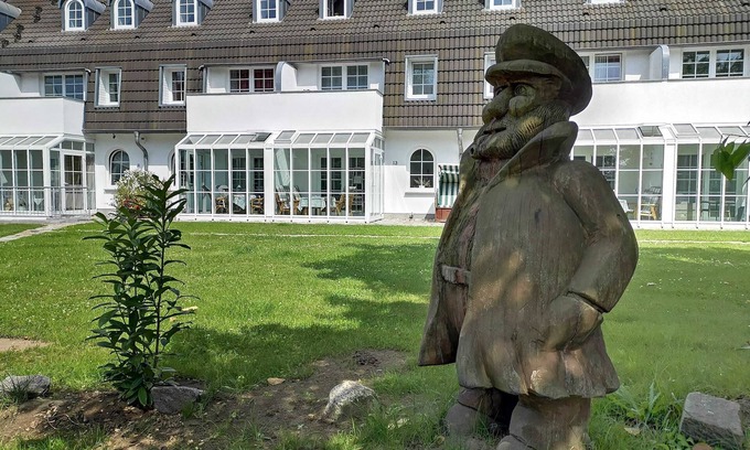Wischuer Appartement | Fewo Freya in der Ostseeresidenz Gendarm - Fewo freya mit Wintergarten und Großen Garten Nahe der
