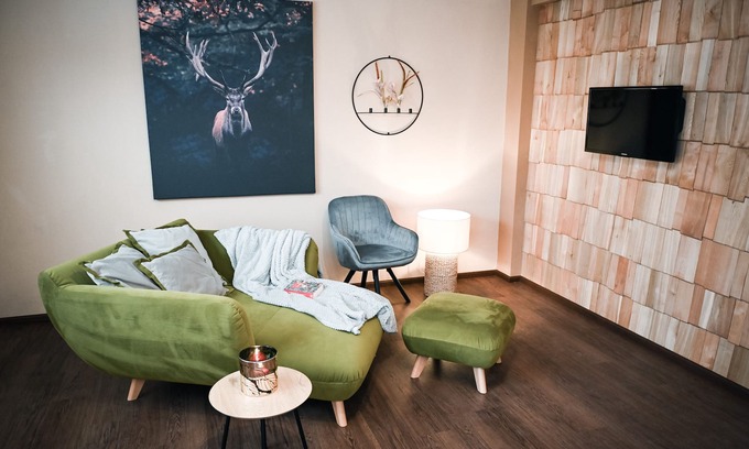 Bleiwasche Appartement | Right next to the forest - luxury bathroom and large garden -