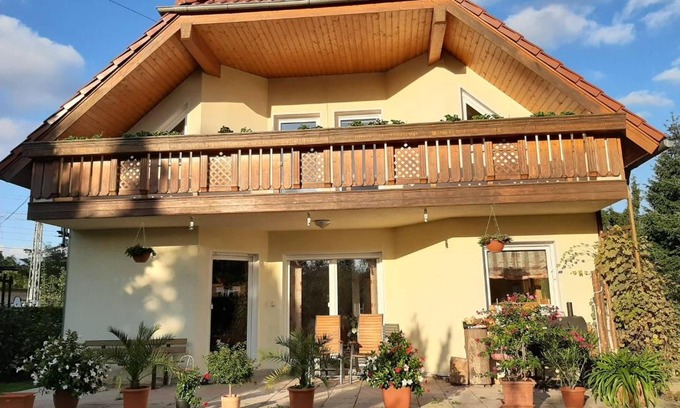 Oberhavel Appartement | FeWo Hohen Neuendorf bei Berlin mit Sauna und Fuß-SPA