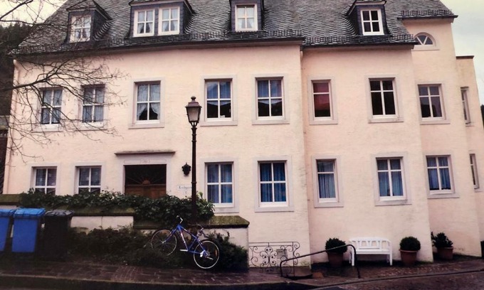 Neuerburg Appartement | Fewo Südeifel