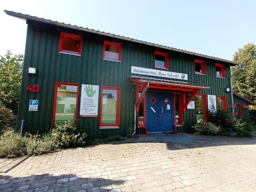 Wathlingen Appartement | FEWO Villa Farbenfroh Monteurzimmer Garten Wlan 3SZ 120qm