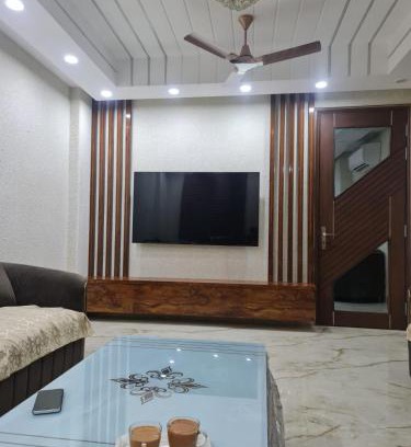 Dariyaganj Appartement | FIAA Hospitality 3BHK 2 FLATS