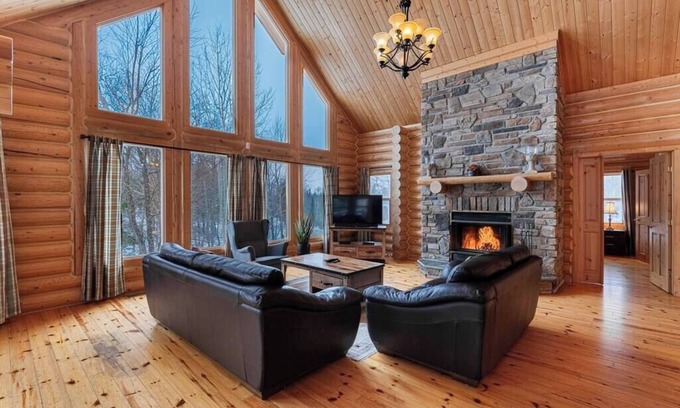 Fiddler Lake Resort Maison | Fiddler Lake Resort Chalet + Private Jacuzzi