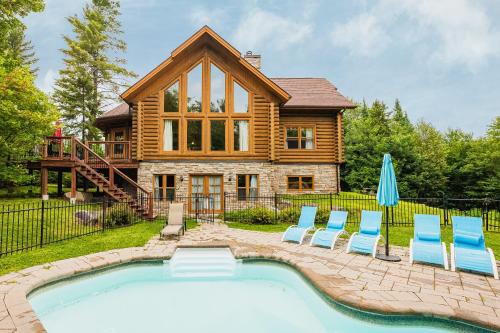Fiddler Lake Resort Chalet De Ski | Fiddler Lake Resort Chalet 61 Deer with pool