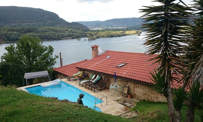 Castrelo de Mino Cottage | Finca A Cabadiña - GALICE
