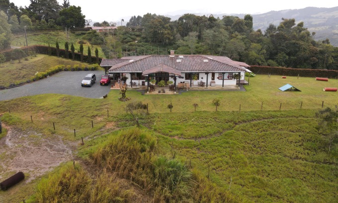 Envigado Maison | Finca con Caballos y Barbacoa en Envigado, Antioquia