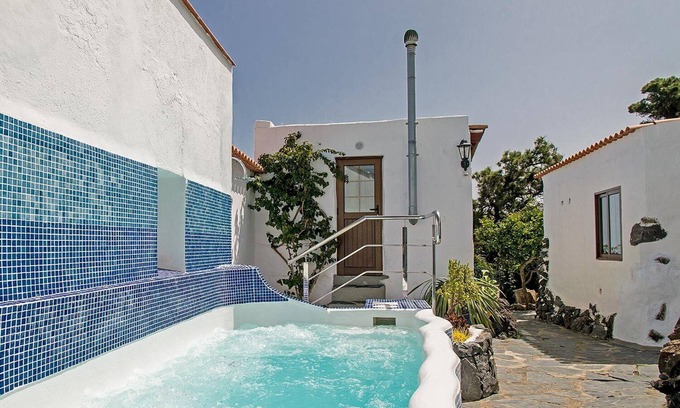 El Tanque Maison | Finca La Hoya 1 - Tradition meets modernity - sea view, whirlpool & conservatory